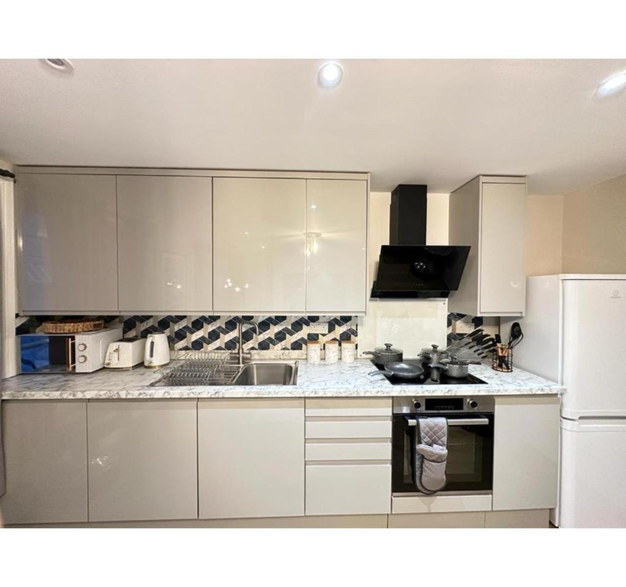 Апартаменты F3- Gorgeous 1 Bed Flat Near Edgware Road Station Лондон Экстерьер фото